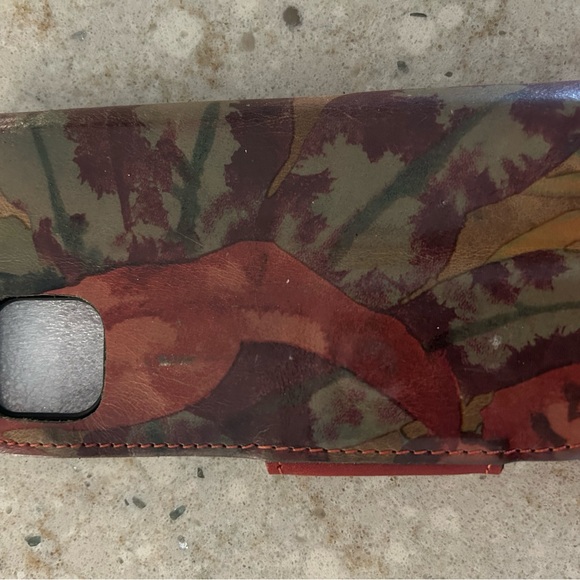 Patricia Nash leather iPhone 11Pro case - Picture 2 of 4